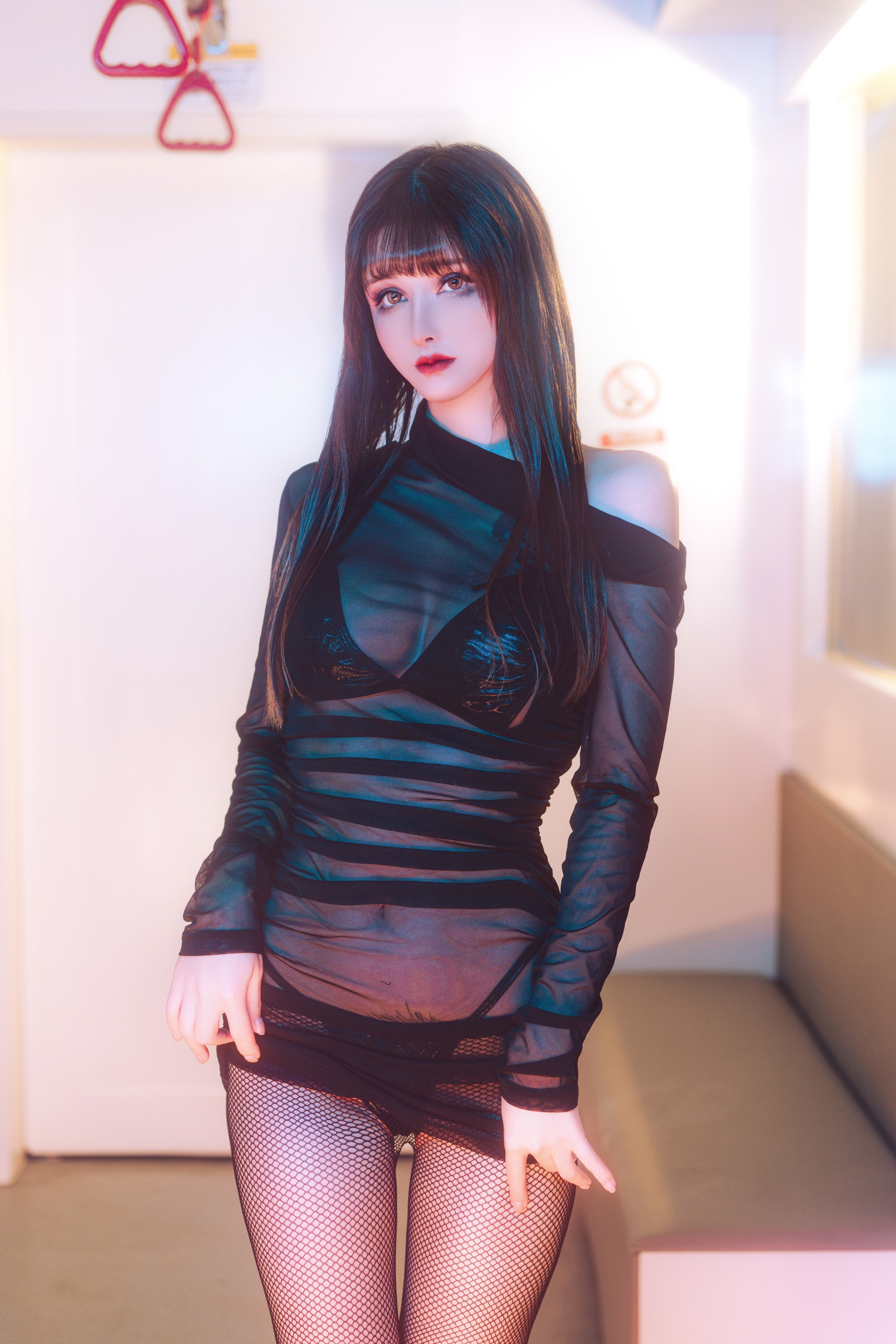 鹿八岁baby - NO.082 地铁の调教[94P2V]-XikXak